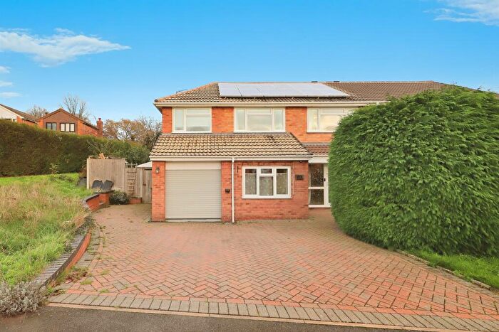 5 Bedroom Semi Detached House For Sale In Cleeve Close, Stourport-On-Severn, DY13