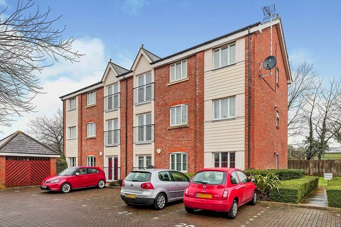 2 Bedroom Flat To Rent In Dextor Close, Canterbury, Kent, CT2