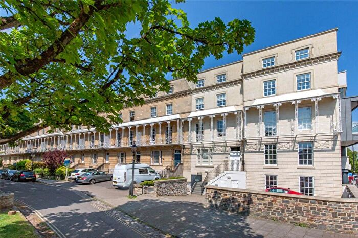 2 Bedroom Apartment To Rent In Oakfield Road, Bristol, BS8