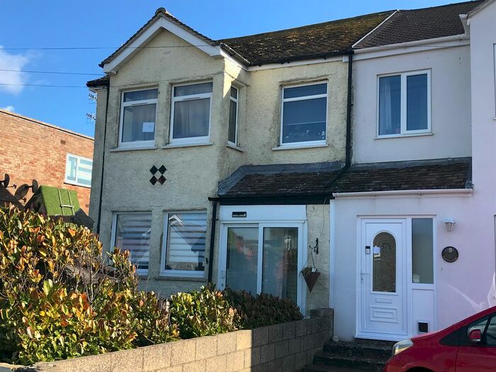 1 Bedroom Flat For Sale In Central Avenue, Peacehaven, BN10