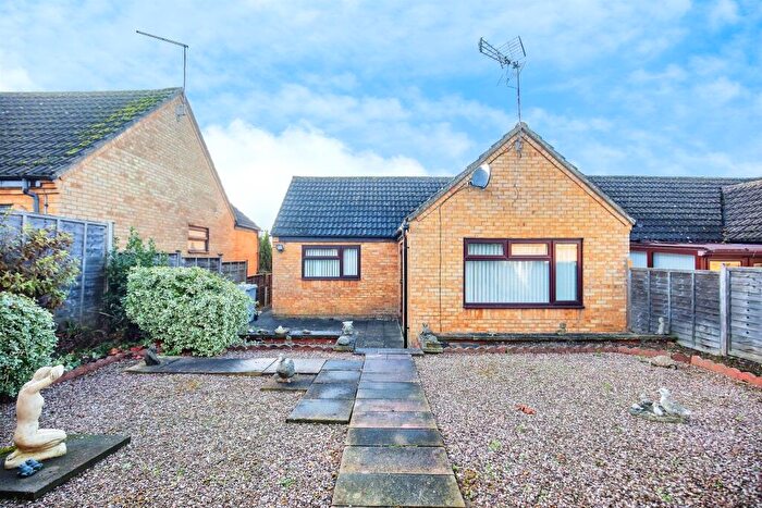 2 Bedroom Detached Bungalow For Sale In Grosvenor Way, Barton Seagrave, Kettering, NN15