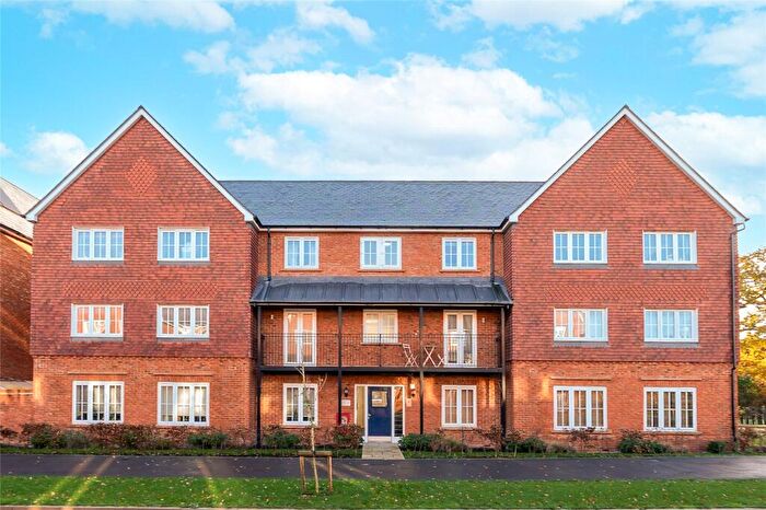 2 Bedroom Apartment For Sale In Franklin Gardens, Didcot, Oxfordshire, OX11