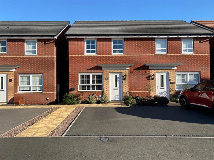 3 Bedroom Semi-detached House For Sale In Valley Mills Close, Stourport-On-Severn, DY13