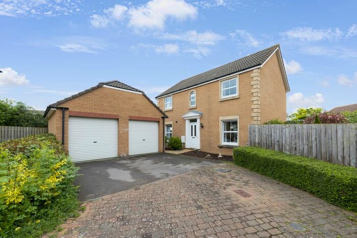 4 Bedroom Detached House For Sale In Kingswood Road, Crewkerne, TA18
