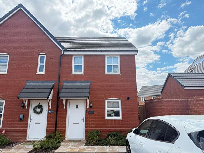 2 Bedroom Semi-detached House For Sale In Kestrel Close, Overstone, Northampton, NN6