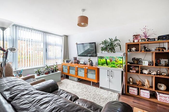1 Bedroom Flat For Sale In Bracknell, Berkshire, RG12