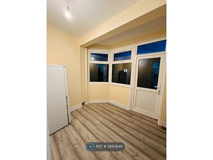 3 Bedroom Detached House To Rent In Dersingham Avenue, East Ham, E12