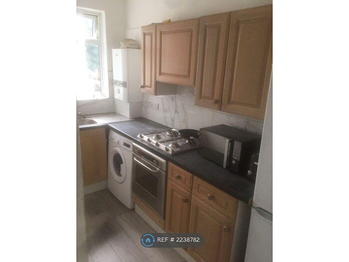 2 Bedroom Flat To Rent In Sidcup Hill, Sidcup, DA14