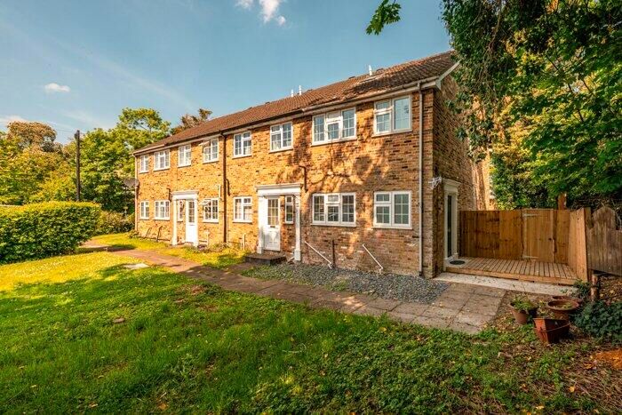 3 Bedroom Terraced House For Sale In Boyn Valley Road, SL6