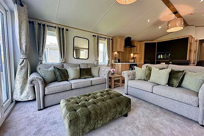 2 Bedroom Park Home For Sale In Tattershall Lakes Country Park – Lincolnshire, LN4