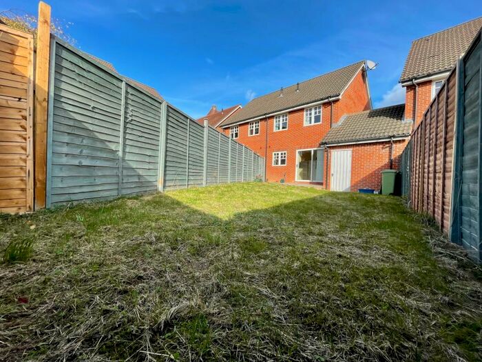 3 Bedroom House To Rent In Exbury Lane, Westcroft, Milton Keynes, MK4