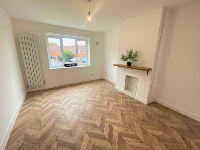 3 Bedroom House To Rent In Great Elms Road, Hemel Hempstead, HP3