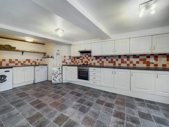 3 Bedroom Property To Rent In High Street, Tewkesbury, Gloucestershire, GL20