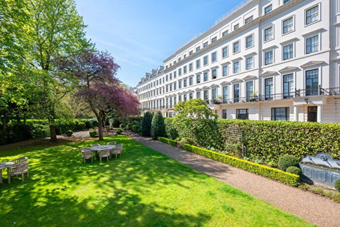1 Bedroom Flat For Sale In Hyde Park Gardens, London, W2