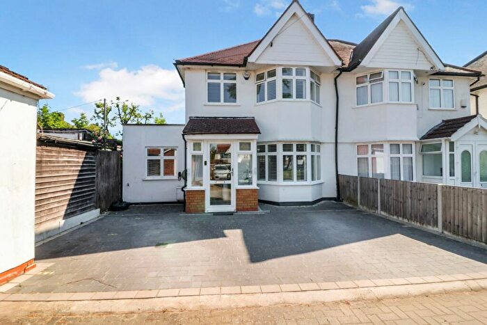 4 Bedroom Semi-Detached House To Rent In Penylan Place, Edgware, HA8