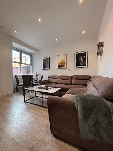 4 Bedroom End Of Terrace House To Rent In Beresford Street, M14
