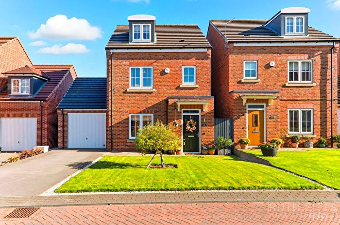 3 Bedroom Detached House For Sale In Orchid Drive, South Elmsall, WF9