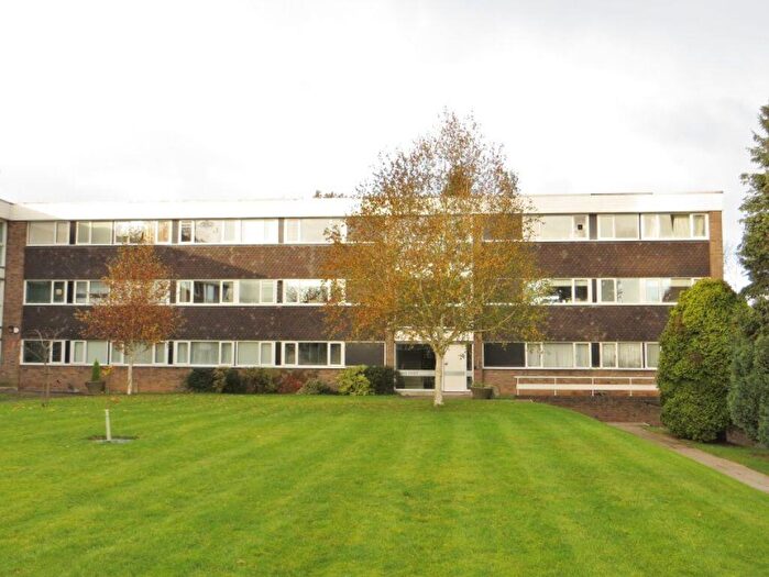 2 Bedroom Flat To Rent In High Point, Richmond Hill Road, B15