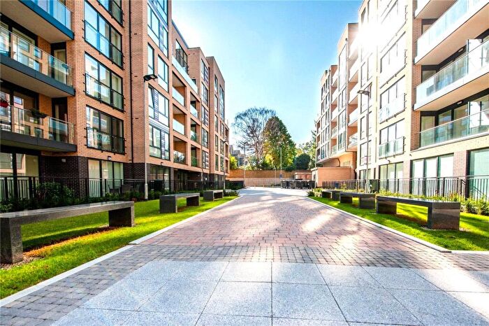 2 Bedroom Flat For Sale In Grove Place, London, SE9