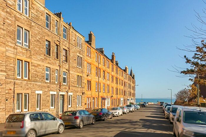 1 Bedroom Flat For Sale In Kings Road, Edinburgh, EH15