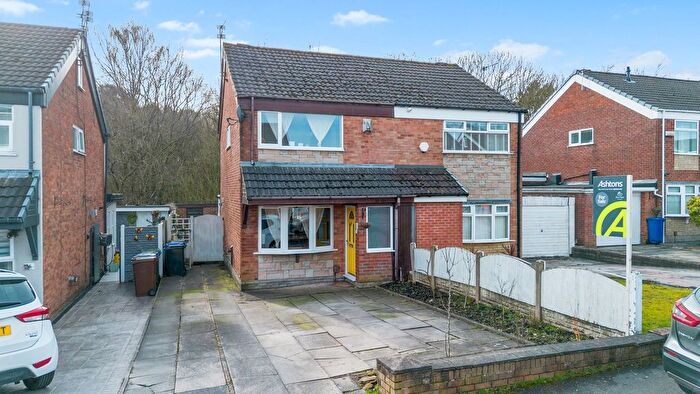 3 Bedroom Semi Detached House For Sale In Sandpiper Road, Wigan, WN3