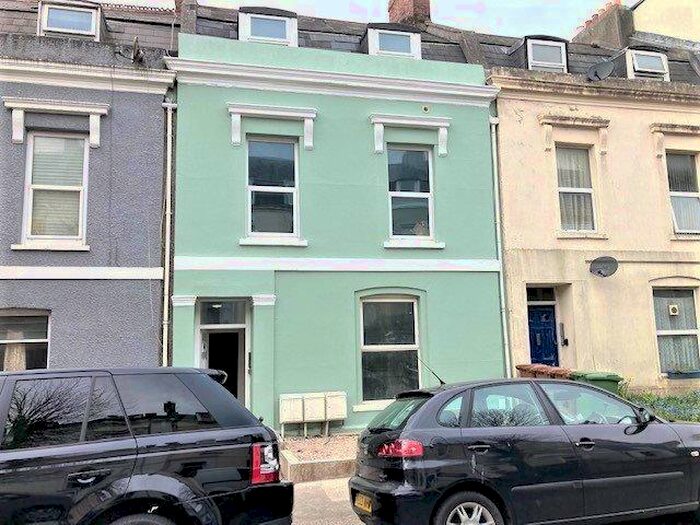 2 Bedroom Flat To Rent In Victoria Place, Stoke, PL2