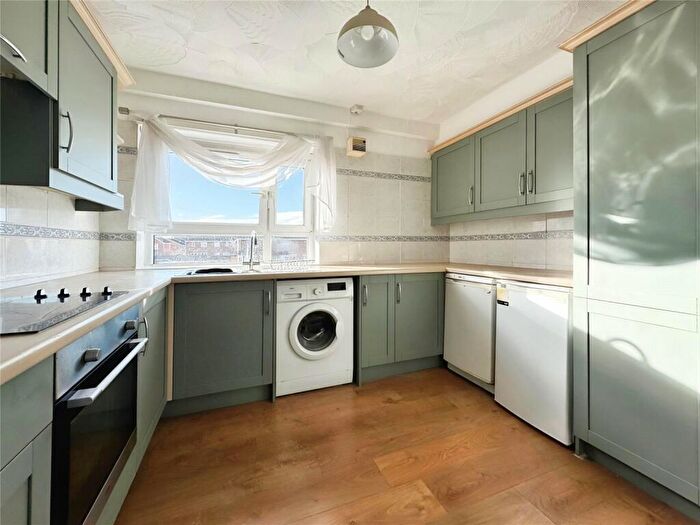 2 Bedroom Flat To Rent In Pitcairn Terrace, Hamilton, South Lanarkshire, ML3
