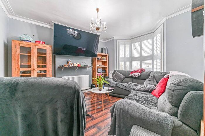3 Bedroom Terraced House For Sale In Frant Road, Thornton Heath, CR7