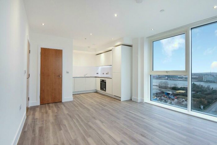 2 Bedroom Flat To Rent In Thames Road, London, E16