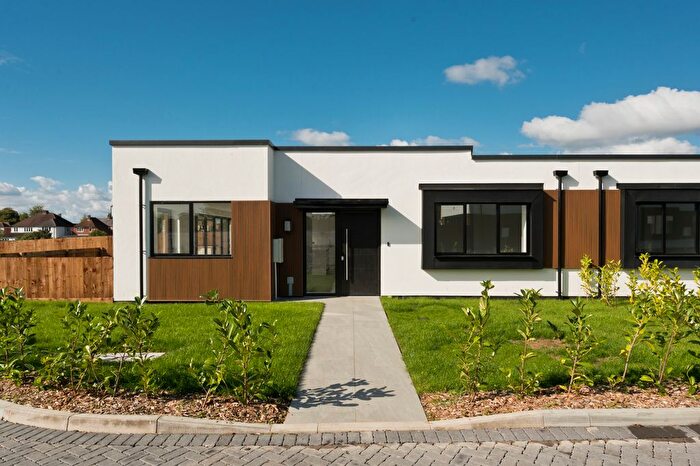 2 Bedroom Bungalow For Sale In Wexham Street, Wexham, Slough, Buckinghamshire, SL3