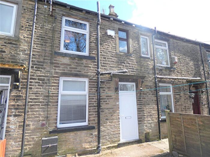 1 Bedroom Terraced House To Rent In Fern Street, Bradford, BD4