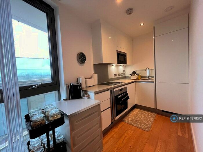 1 Bedroom Flat To Rent In Gateway House, London, N3