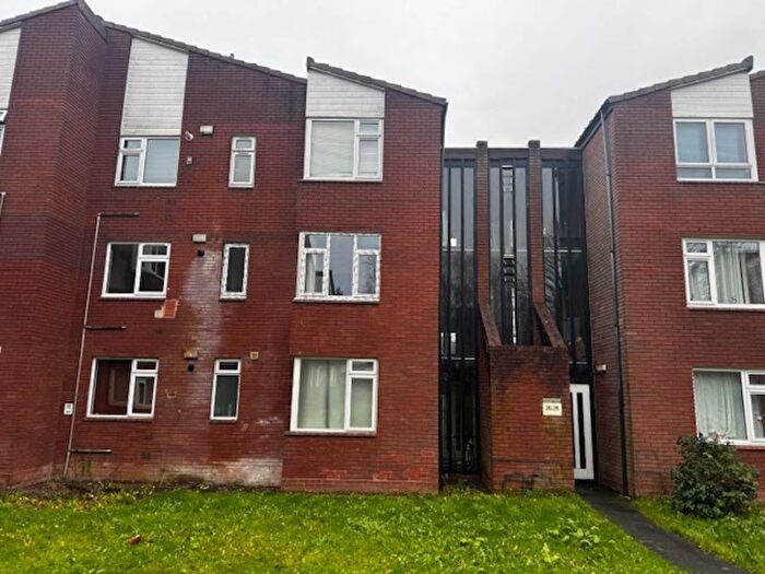 2 Bedroom Flat To Rent In Downton Court, Hollinswood, Telford, TF3