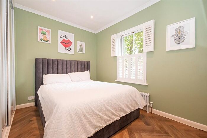 2 Bedroom Semi-Detached House For Sale In Winchester Street, Farnborough, GU14