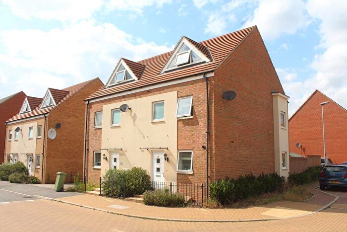 3 Bedroom Semi-Detached House To Rent In Highland Drive, Broughton, MK10