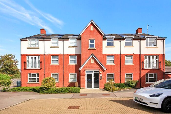 2 Bedroom Flat For Sale In Tyne Way, Rushden, NN10