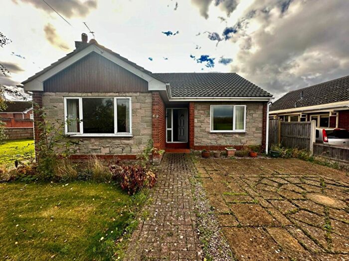 3 Bedroom Bungalow For Sale In Aston Park Road, Shotton, Deeside, Flintshire, CH5