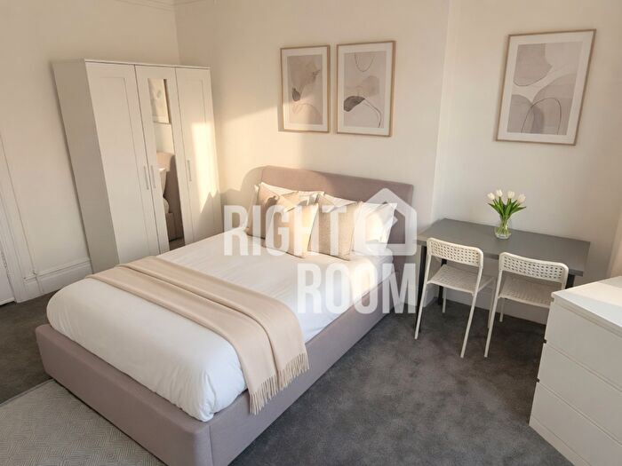 Studio To Rent In Studio Apartment, Bourne Hall, Priory Road, West Cliff, BH2