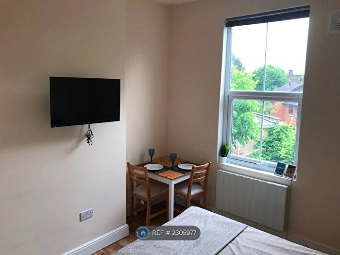 Studio To Rent In Tabley Road, London, N7
