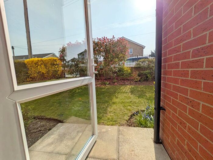 1 Bedroom Flat For Sale In Aragon Court, - Church Road, Hadleigh, Essex, SS7