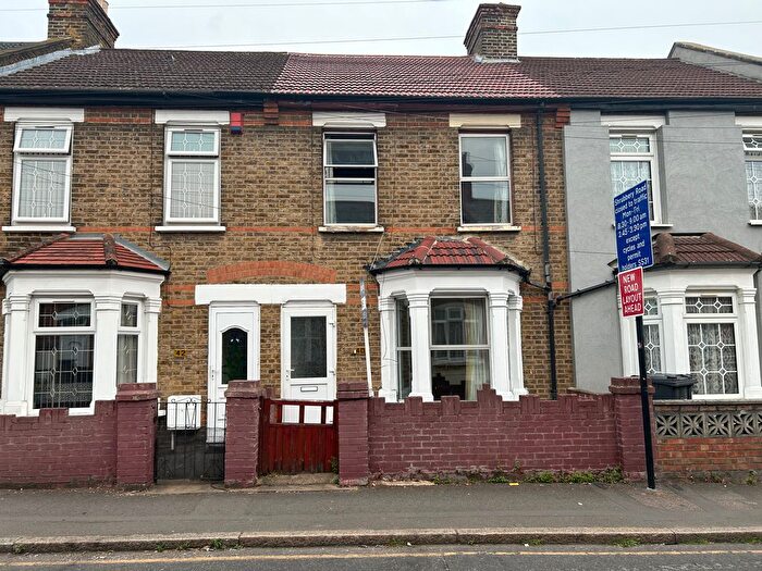 3 Bedroom Terraced House For Sale In Southall, Middlesex, UB1