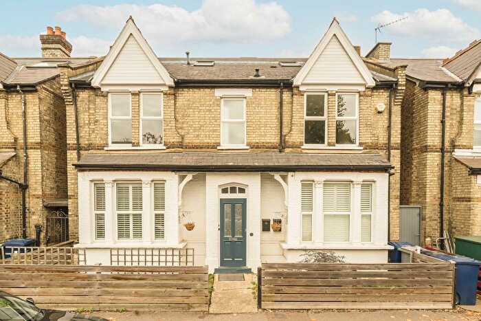 2 Bedroom Flat For Sale In Hastings Road, Ealing, W13