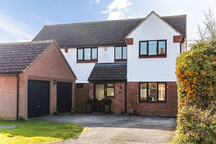 4 Bedroom Detached House For Sale In Whittle Road, Thame, OX9