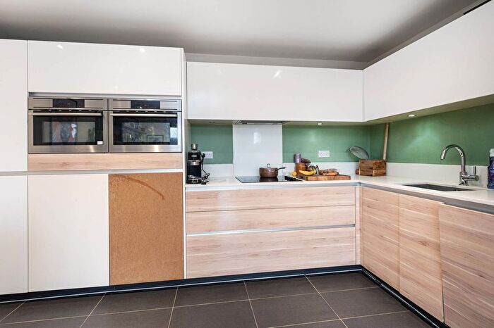 2 Bedroom Flat To Rent In Wiltshire Row, Hoxton, London, N1