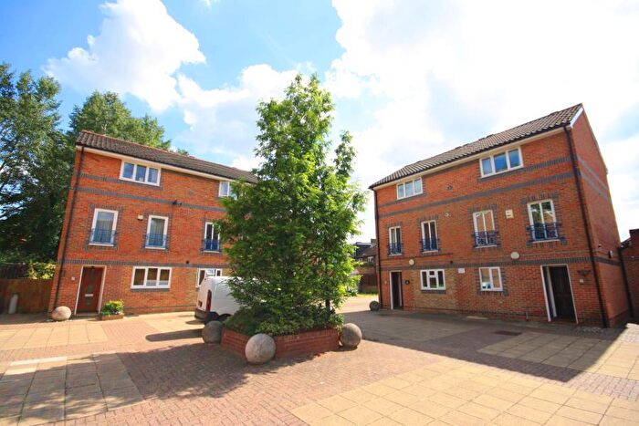 6 Bedroom Semi Detached House To Rent In Ambassador Square, Tower Hamlets, London, E14