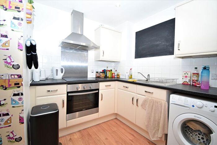1 Bedroom Flat To Rent In Kings House, Barking, IG11