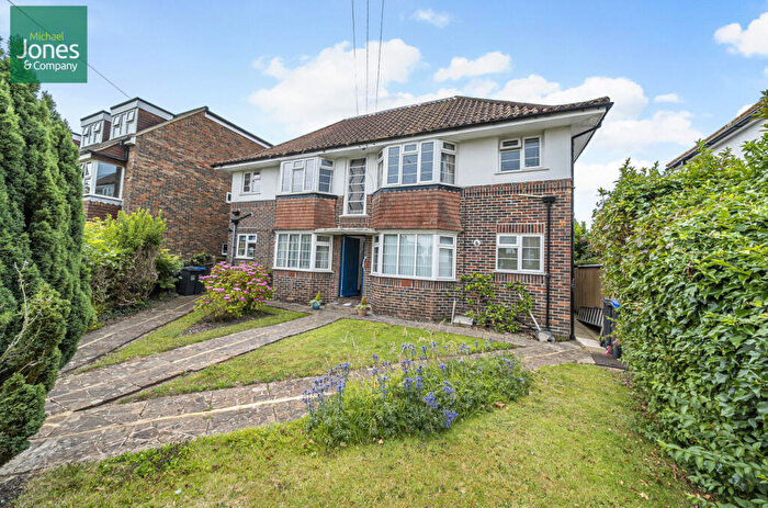 2 Bedroom Flat To Rent In Goring Road, Goring-By-Sea, Worthing, West Sussex, BN12