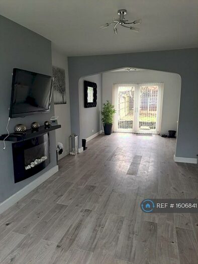 3 Bedroom Semi-Detached House To Rent In St. Annes Road, Denton, Manchester, M34