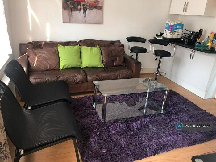 6 Bedroom Detached House To Rent In Rupert Road, Guildford, GU2