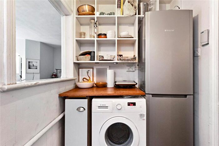 2 Bedroom Apartment To Rent In Highbury New Park, Highbury, N5